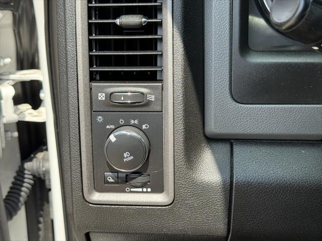 Photo of 2019 Bright White Clearcoat RAM 1500