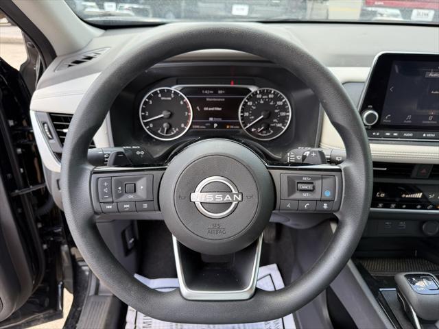 Photo of 2023 Super Black Nissan Rogue