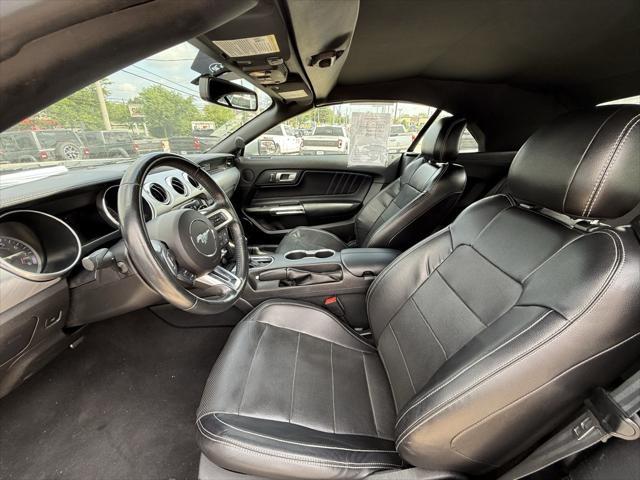 Photo of 2020 Silver Metallic Ford Mustang