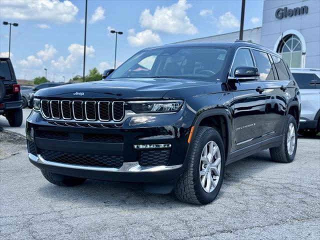 Photo of 2022 Diamond Black Crystal Pearlcoat Jeep Grand Cherokee L