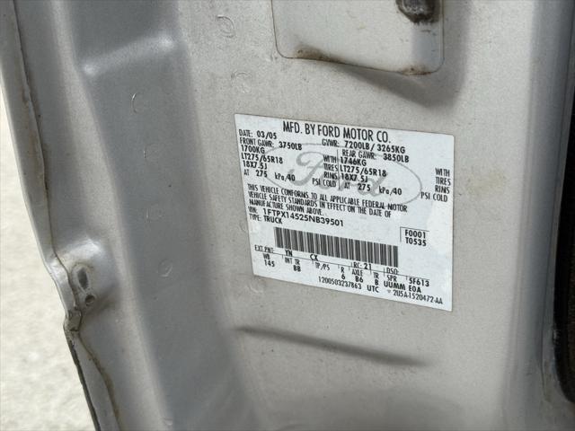 Photo of 2005 Silver Clearcoat Metallic Ford F-150