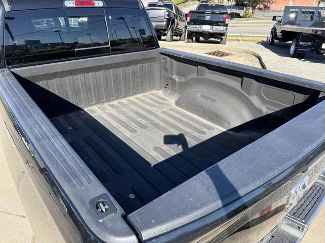 Photo of 2020 Diamond Black Crystal Pearlcoat RAM 1500