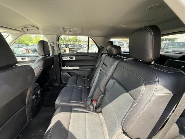 Photo of 2023 Silver Metallic Ford Explorer