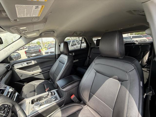 Photo of 2023 Silver Metallic Ford Explorer