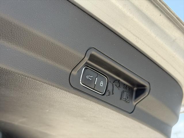 Photo of 2023 Silver Metallic Ford Explorer