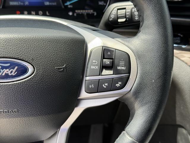 Photo of 2023 Silver Metallic Ford Explorer