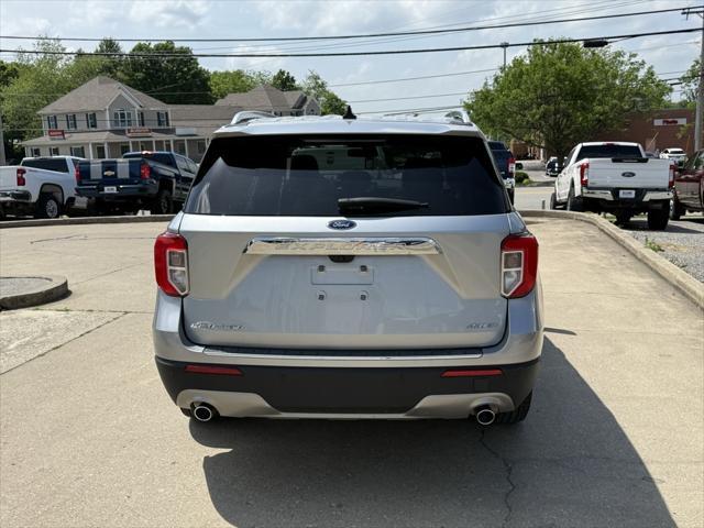 Photo of 2023 Silver Metallic Ford Explorer