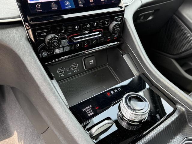 Photo of 2025 Baltic Gray Metallic Clearcoat Jeep Grand Cherokee