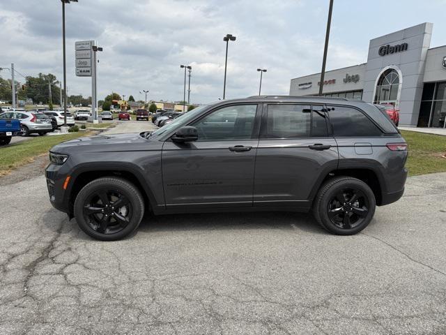 Photo of 2025 Baltic Gray Metallic Clearcoat Jeep Grand Cherokee
