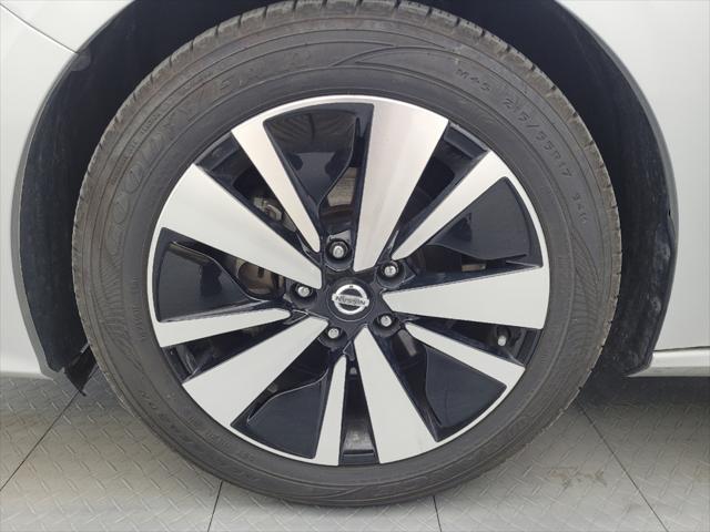 Photo of 2022 Brilliant Silver Metallic Nissan Altima