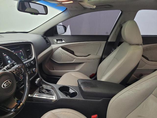 Photo of 2015 Silver Kia Optima