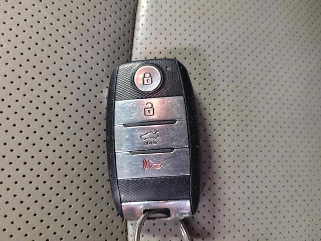 Photo of 2015 Silver Kia Optima