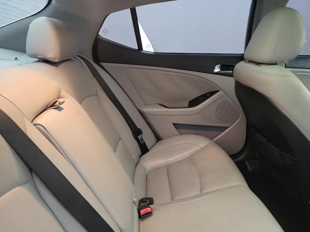Photo of 2015 Silver Kia Optima