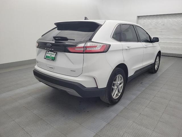 Photo of 2022 White Ford Edge
