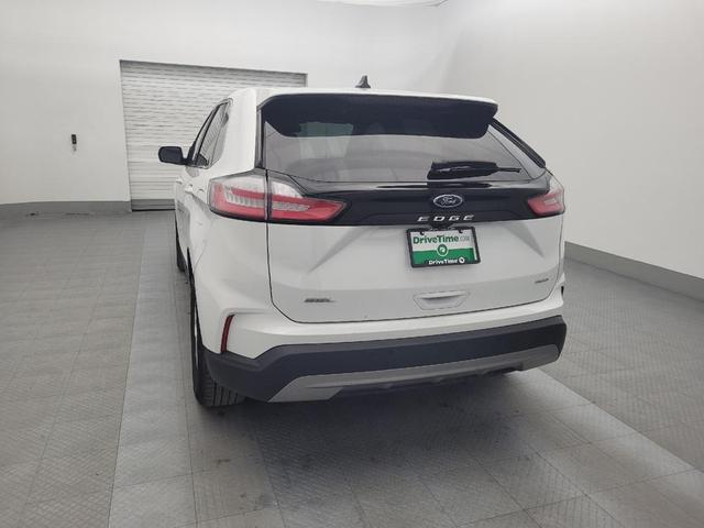 Photo of 2022 White Ford Edge