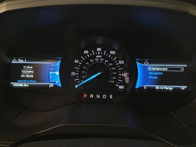 Photo of 2022 White Ford Edge