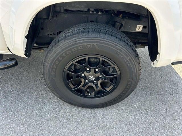 Photo of 2022 White Toyota Tacoma