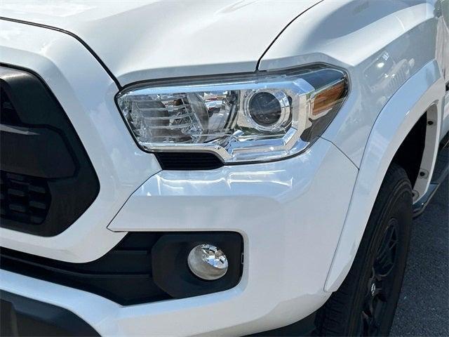 Photo of 2022 White Toyota Tacoma
