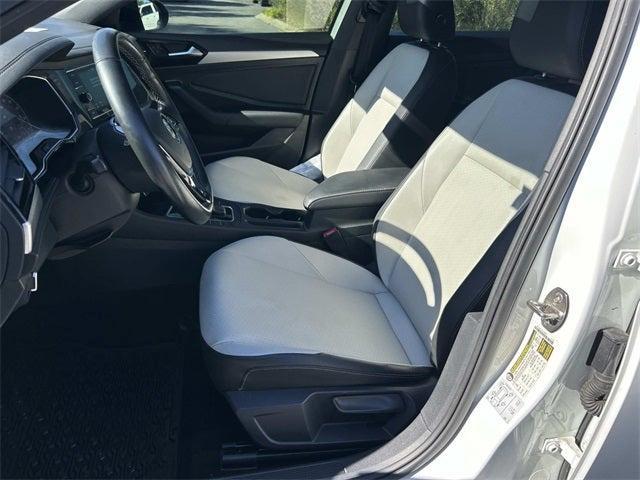 Photo of 2021 Pure White Volkswagen Jetta