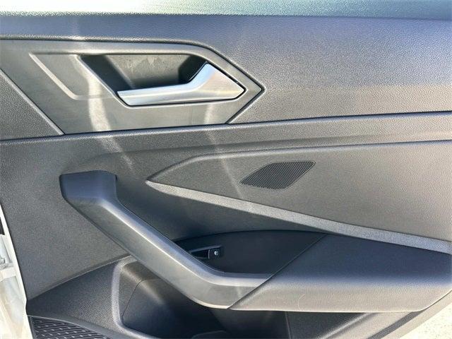 Photo of 2021 Pure White Volkswagen Jetta