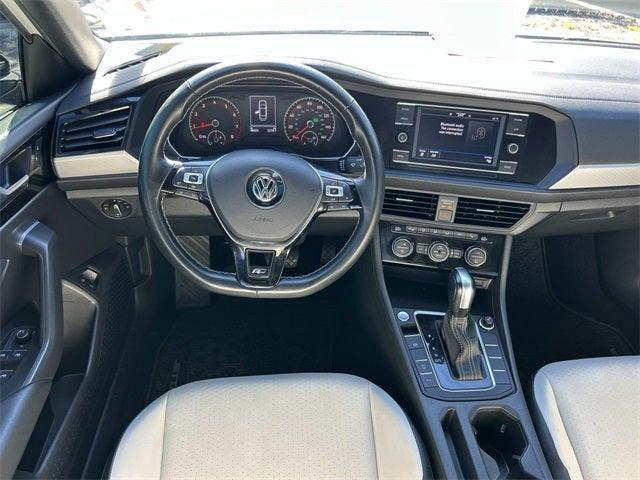 Photo of 2021 Pure White Volkswagen Jetta