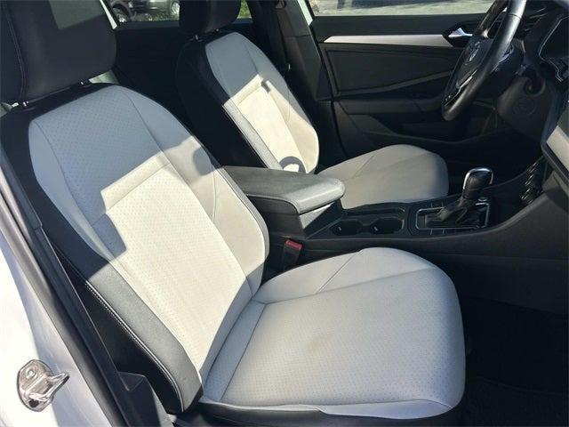 Photo of 2021 Pure White Volkswagen Jetta