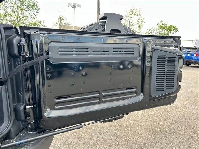 Photo of 2025 Shadow Black Ford Bronco