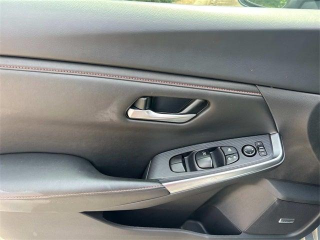 Photo of 2024 2t Gry Blk Roof Nissan Sentra