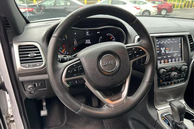 Photo of 2018 Bright White Clearcoat Jeep Grand Cherokee