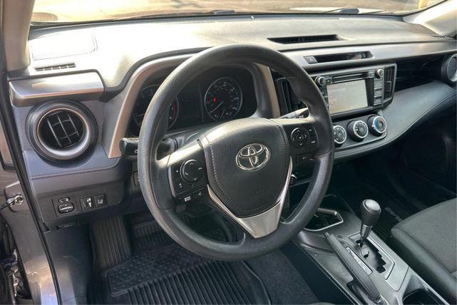 Photo of 2018 Magnetic Gray Metallic Toyota RAV4