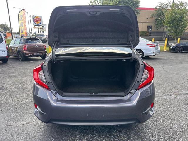 Photo of 2018 Gray Honda Civic