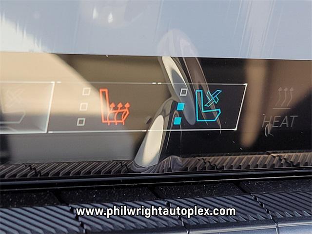 Photo of 2025 Interstellar White GMC HUMMER EV Pickup