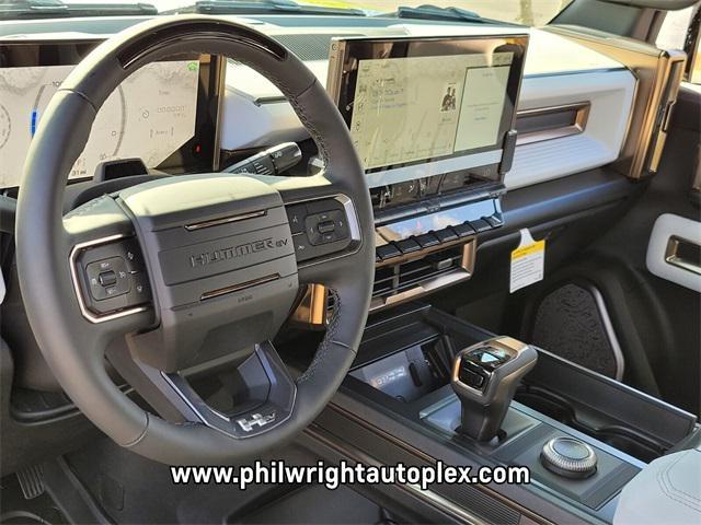 Photo of 2025 Interstellar White GMC HUMMER EV Pickup