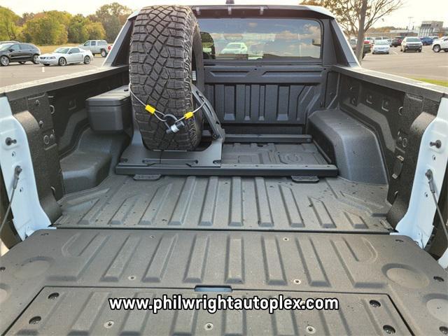 Photo of 2025 Interstellar White GMC HUMMER EV Pickup