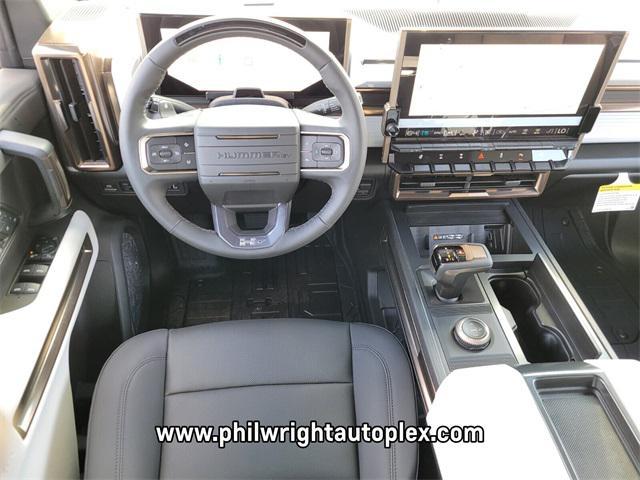 Photo of 2025 Interstellar White GMC HUMMER EV Pickup
