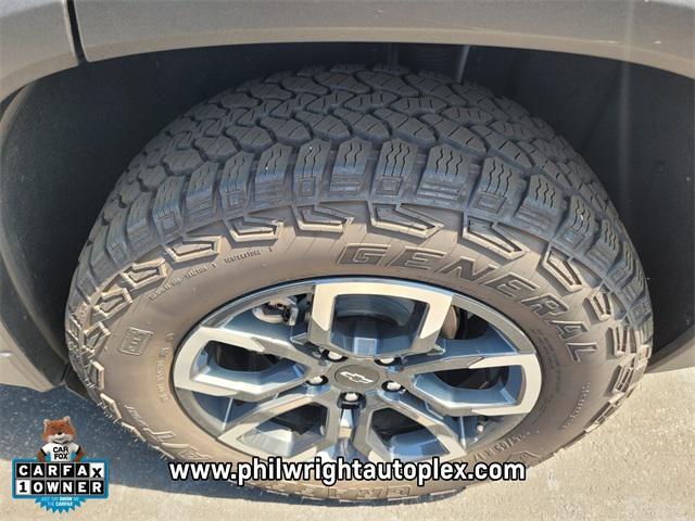 Photo of 2025 Iridescent Pearl Tricoat Chevrolet Equinox