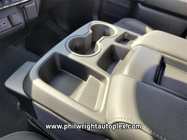 Photo of 2025 Summit White GMC Sierra 2500