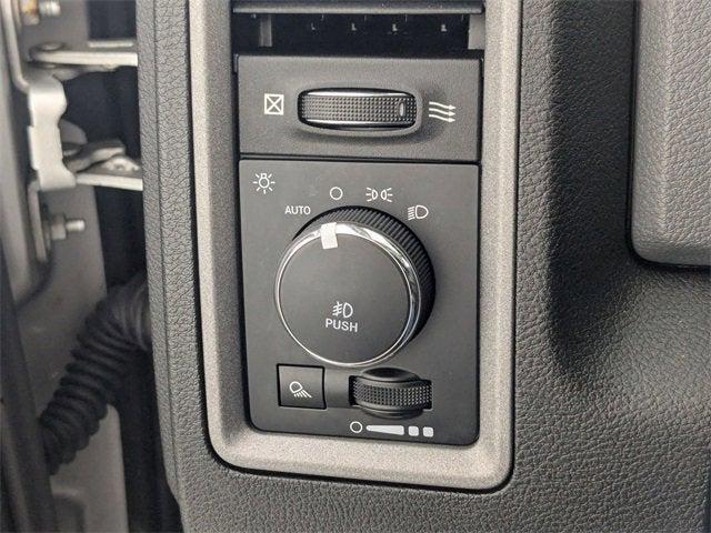 Photo of 2018 Bright Silver Metallic Clearcoat RAM 1500