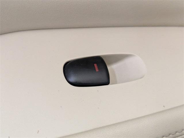 Photo of 2023 Pearl White Tricoat Nissan Murano