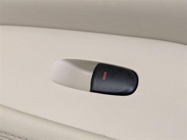 Photo of 2023 Pearl White Tricoat Nissan Murano