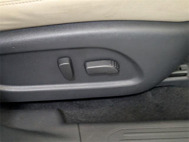 Photo of 2023 Pearl White Tricoat Nissan Murano