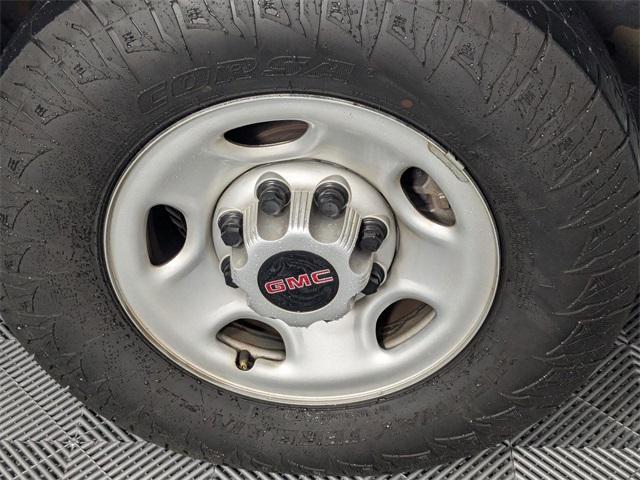 Photo of 2023 Summit White GMC Savana 2500