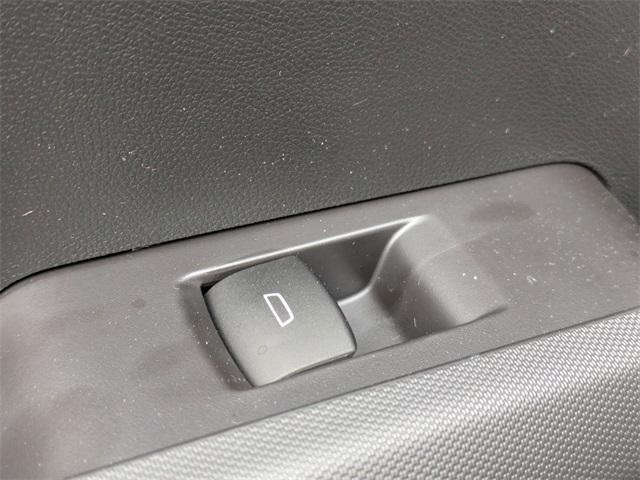 Photo of 2025 Summit White Chevrolet Colorado