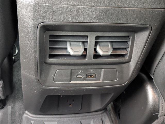 Photo of 2025 Summit White Chevrolet Colorado