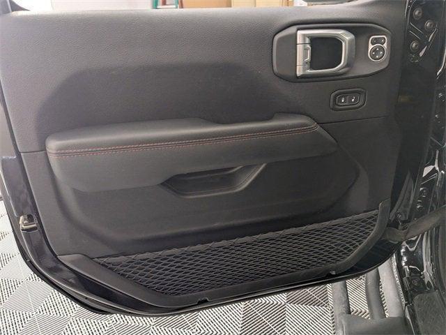 Photo of 2022 Black Clearcoat Jeep Gladiator