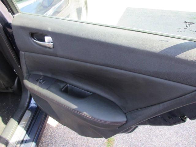 Photo of 2009 Navy Blue Metallic Nissan Maxima