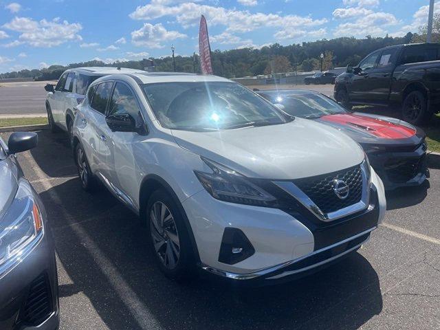 Photo of 2021 White Nissan Murano