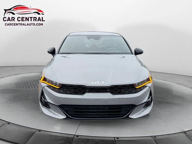 Photo of 2022 Wolf Gray Kia K5