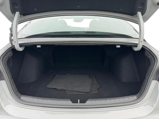 Photo of 2022 Wolf Gray Kia K5