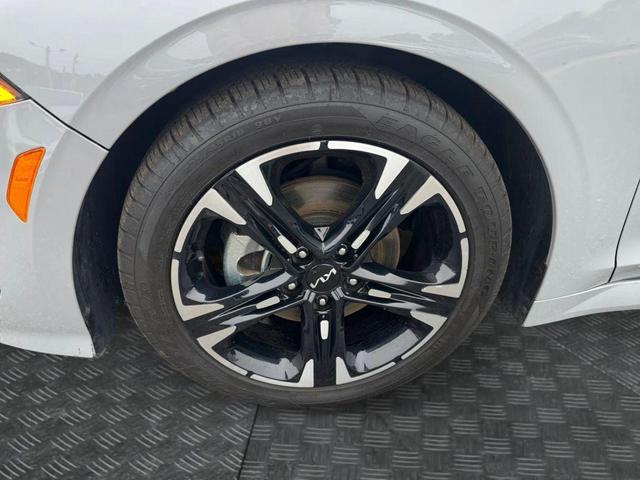 Photo of 2022 Wolf Gray Kia K5